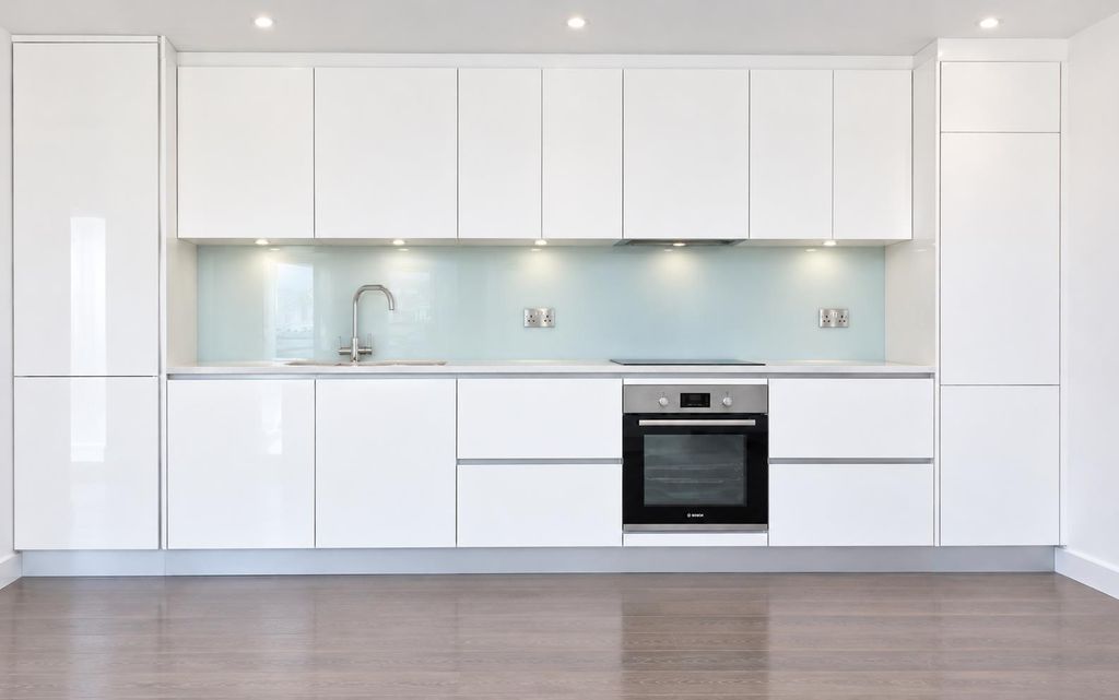 Property photo 1 of 7 Kitchen