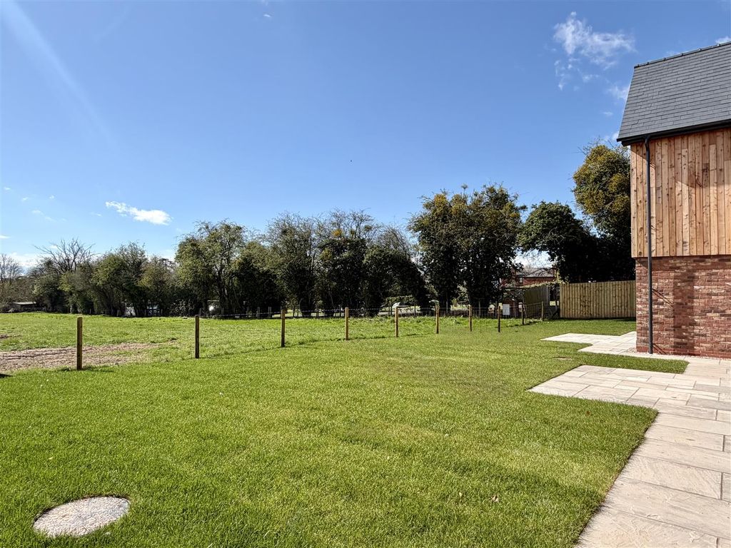 Additional image 31 of 4 bed property for saleColdwells Road, Holmer, Hereford HR1