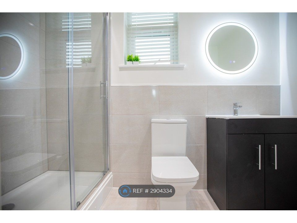 Property photo 3 of 5 Shared Shower Room