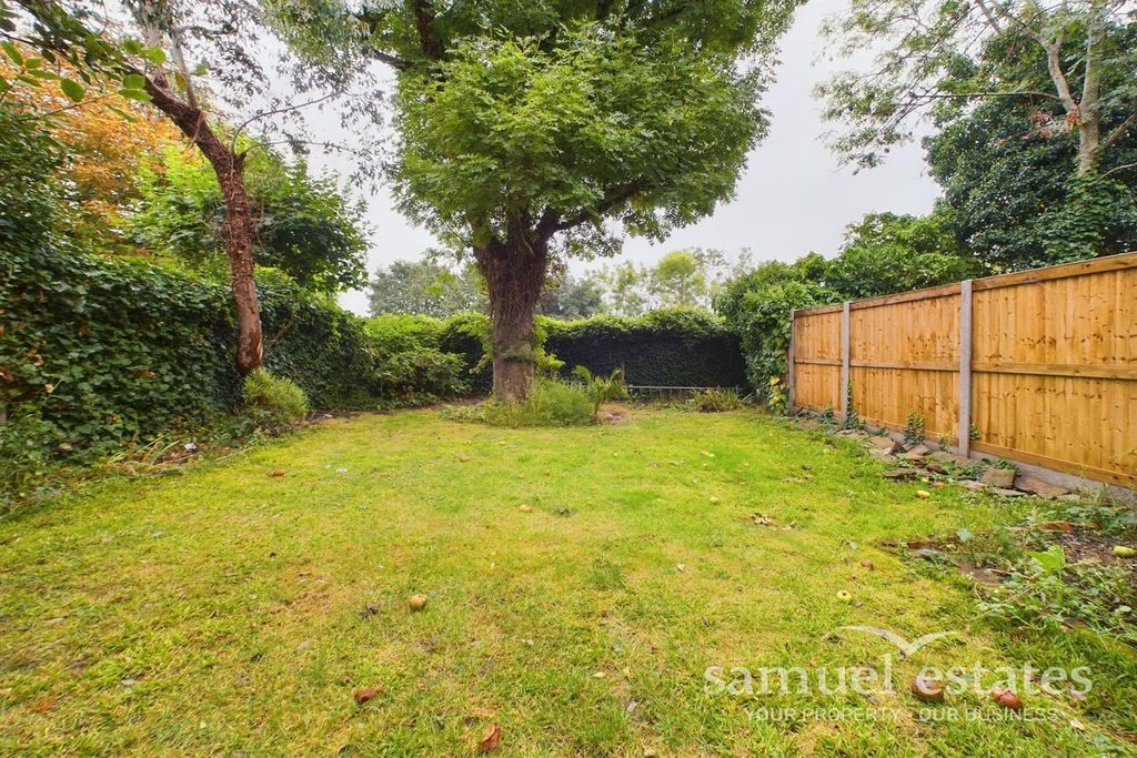 Property photo 3 of 14 Garden