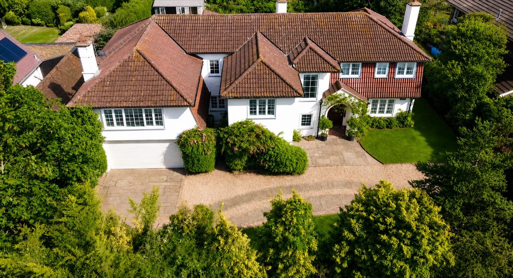 Property photo 2 of 18