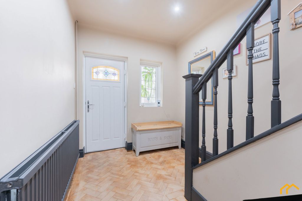 Property photo 3 of 31