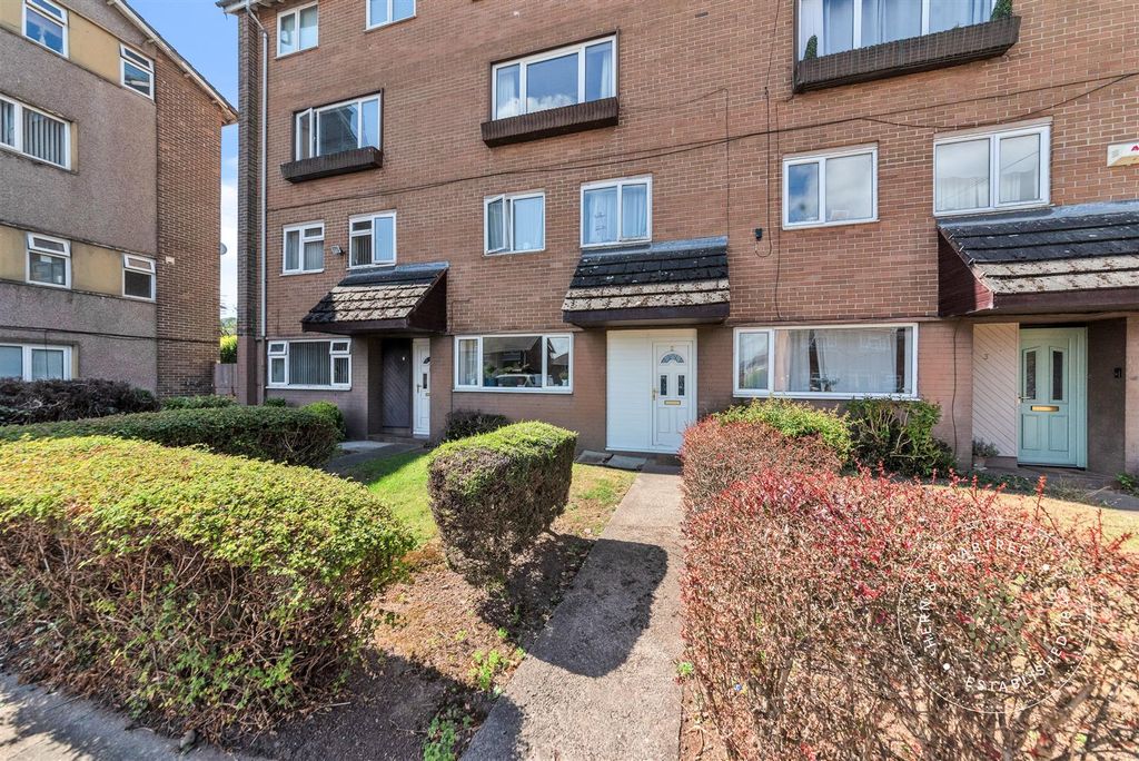 Property photo 1 of 26 Michaelston-Court-24.Jpg