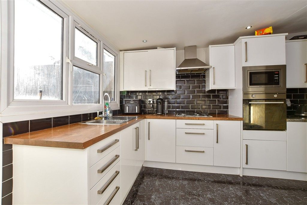 Property photo 2 of 13 Kitchen