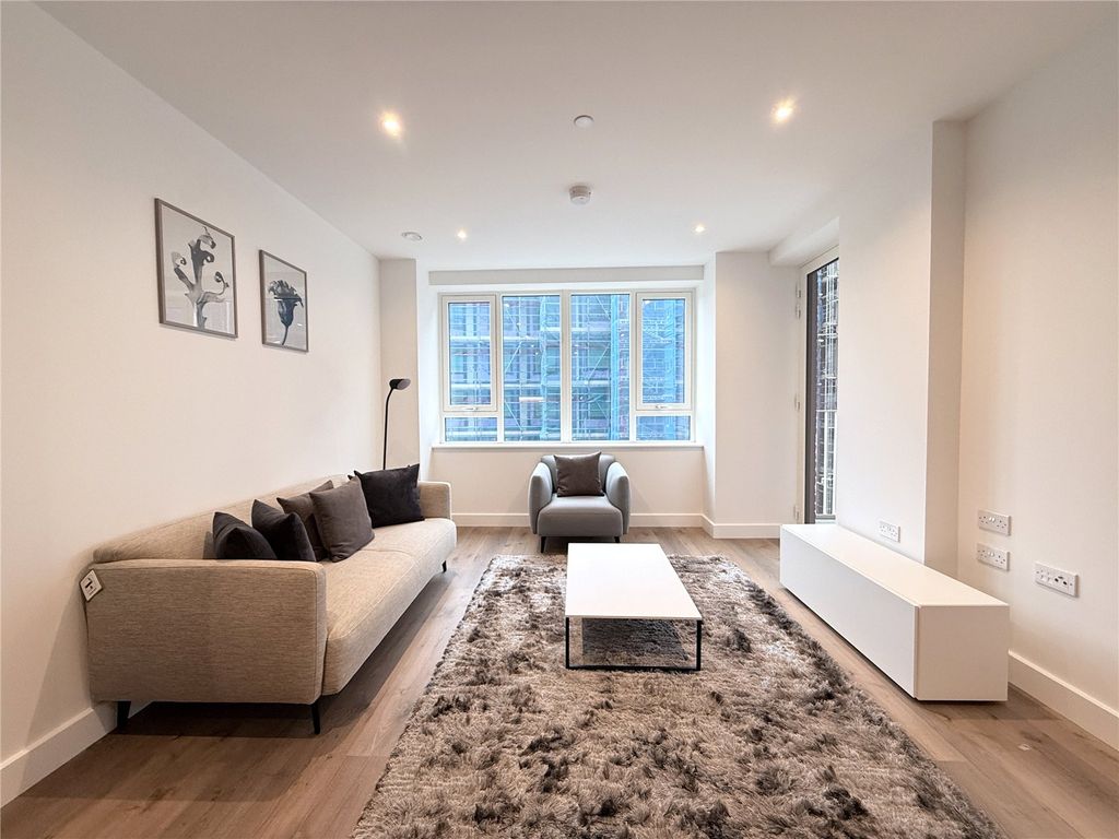 Property photo 2 of 11 Picture No. 15