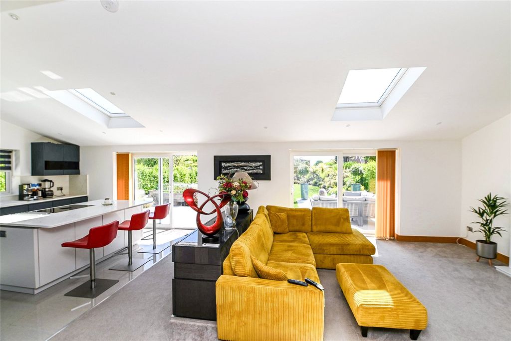 Property photo 2 of 31 Picture No. 02