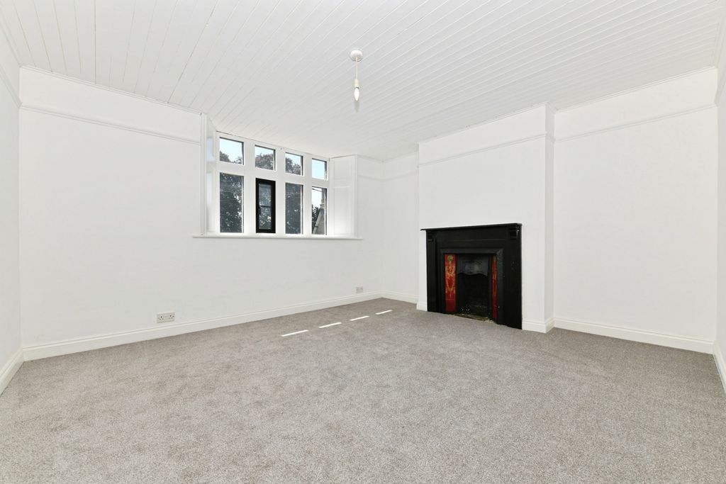 Property photo 3 of 19 Pbox-Img.Jpg