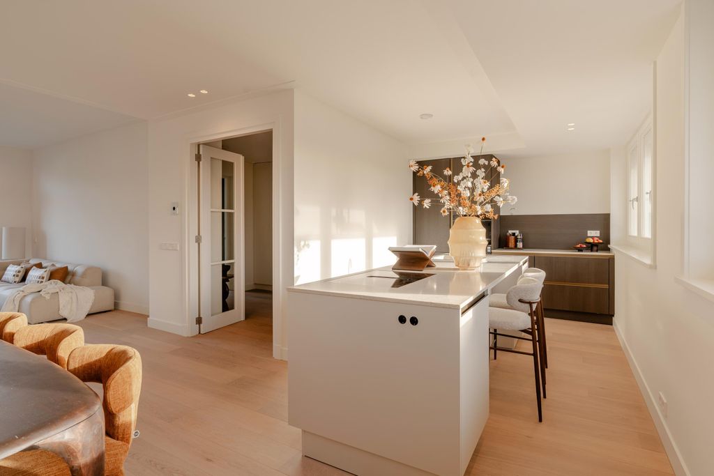 Property photo 2 of 47