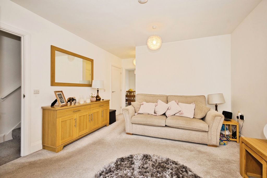 Property photo 3 of 14 Pbox-Img.Jpg