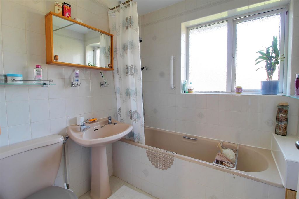 Additional image 15 of 5 bed detached house for saleBluebridge Avenue, Brookmans Park AL9