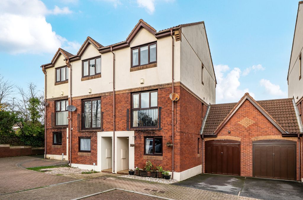 Property photo 1 of 20 1382242-1-6915E8F...