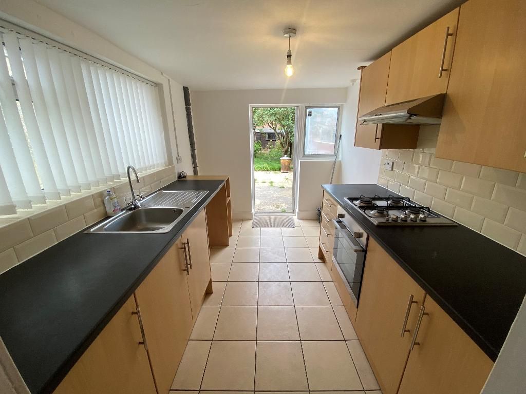 Property photo 1 of 9 Kitchen