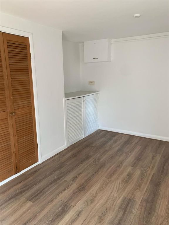 Property photo 1 of 6 Lounge Bedroom Studio Area