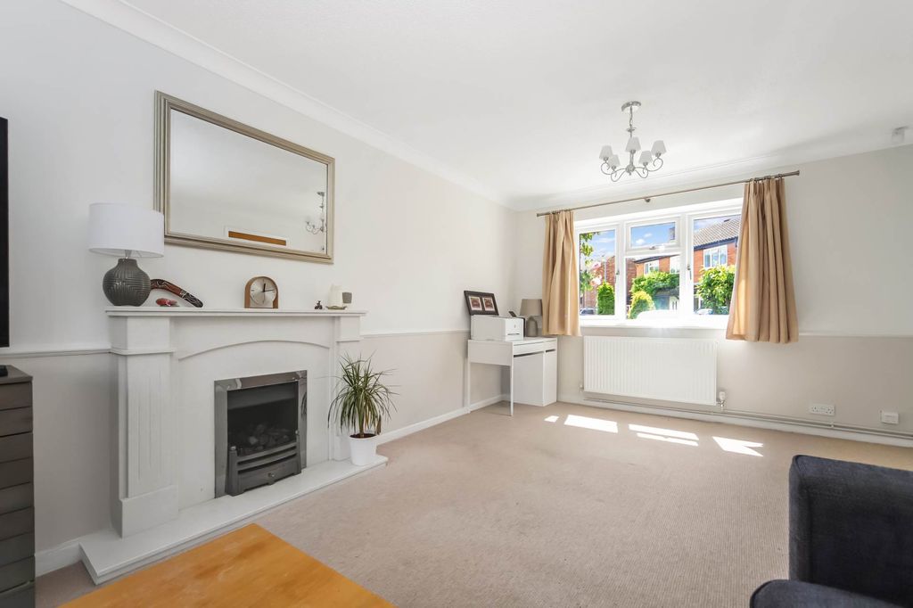 Property photo 3 of 16