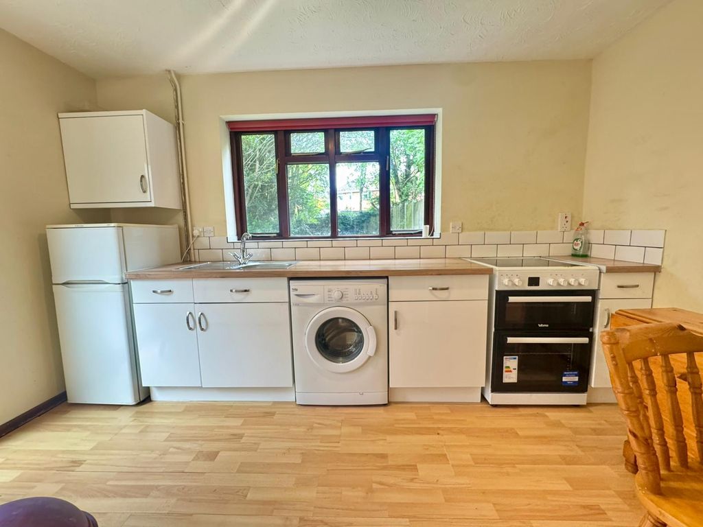 Property photo 2 of 11 Image