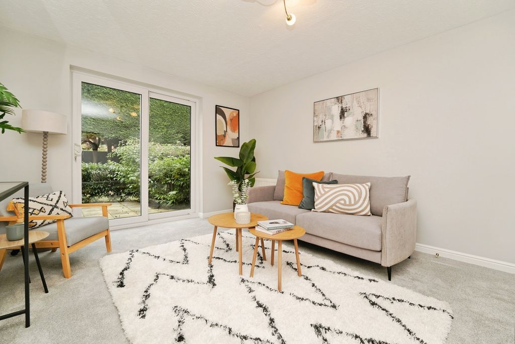 Property photo 2 of 14 Pbox-Img.Jpg