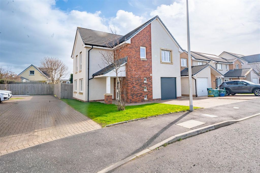 Property photo 1 of 37 Dsc00607-Hdr.Jpg