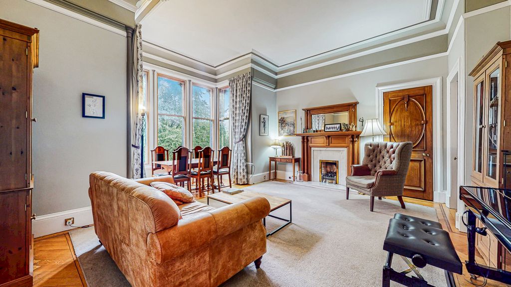 Property photo 2 of 40 22-Print-3A Cleveden Drive_29