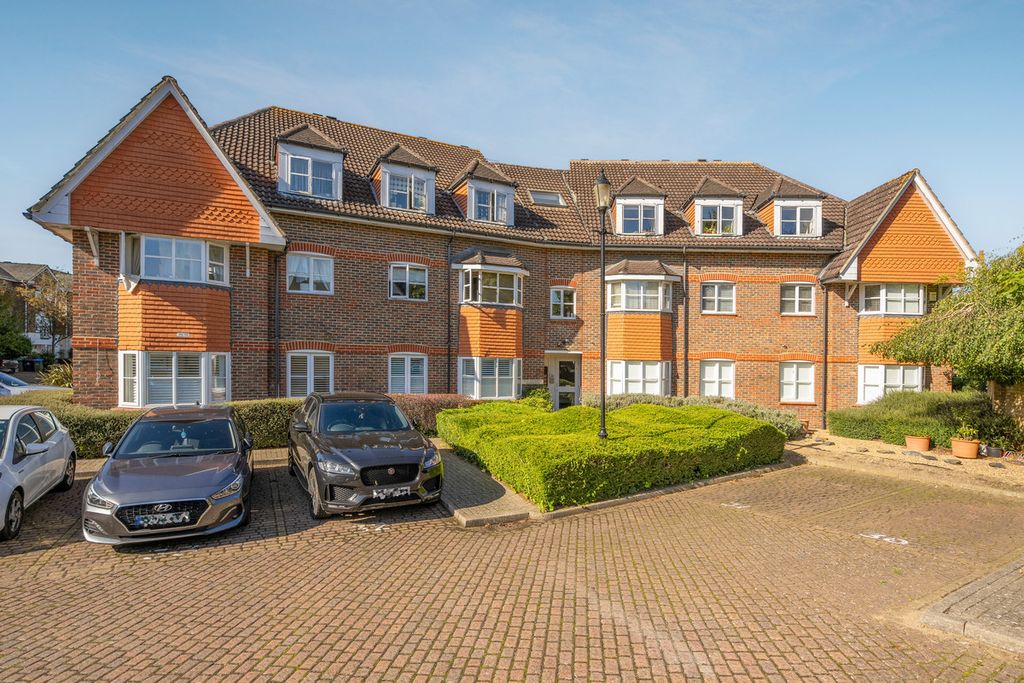 Property photo 1 of 8