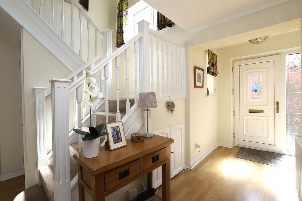 Property photo 2 of 45