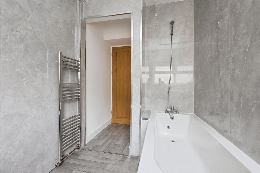 Property photo 3 of 15 Bathroom