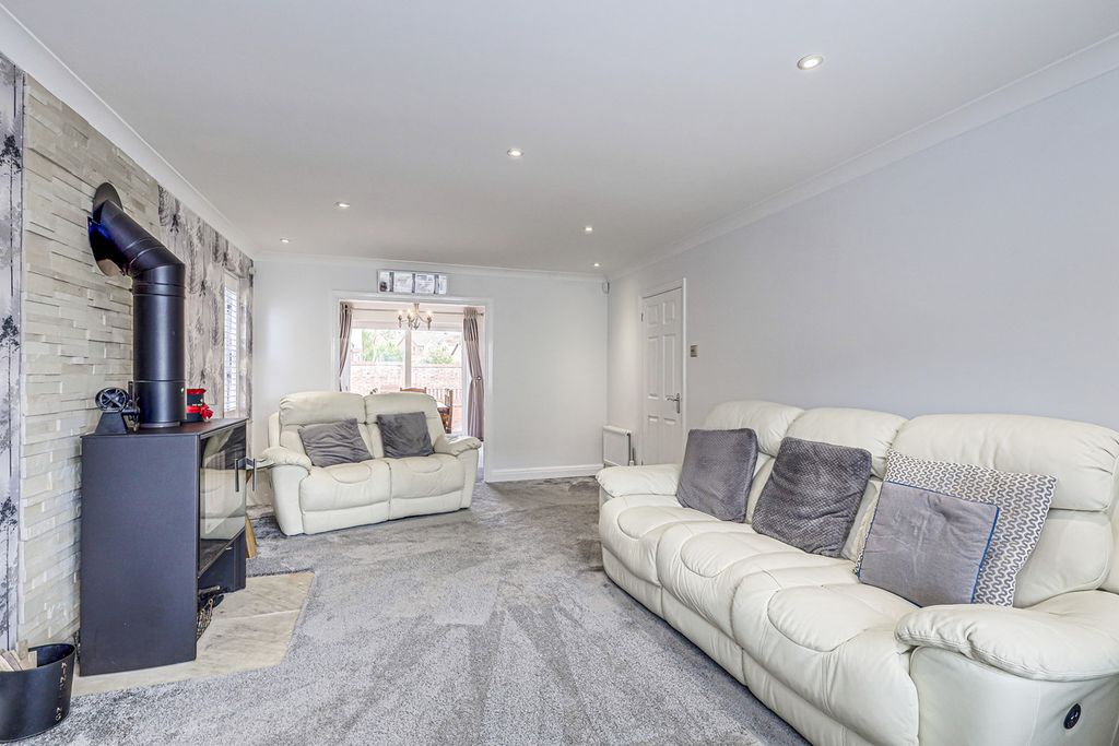 Property photo 3 of 26