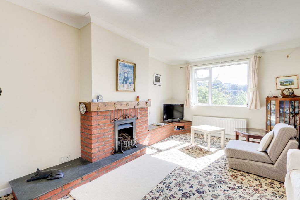 Property photo 3 of 19