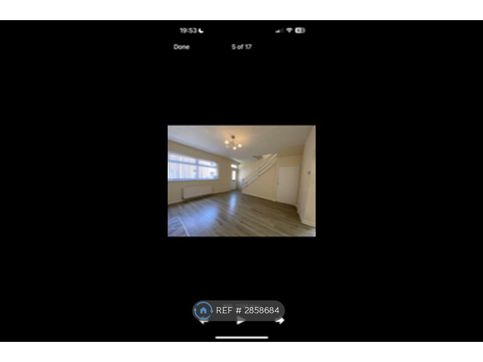 Property photo 3 of 7 Lounge Area