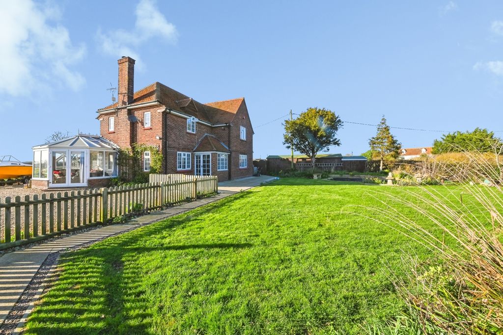 Property photo 1 of 27 External