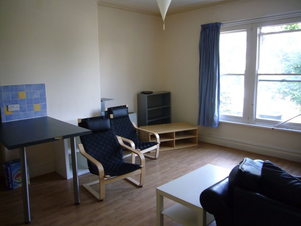 Property photo 3 of 8