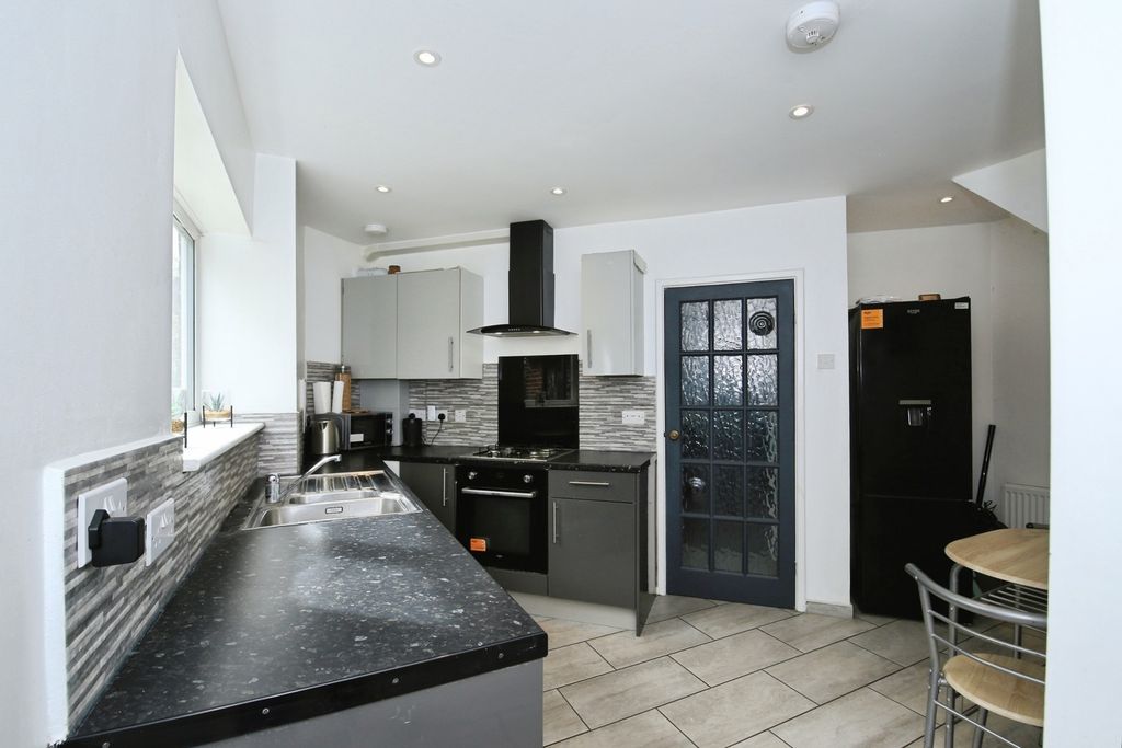 Property photo 3 of 18 Pbox-Img.Jpg