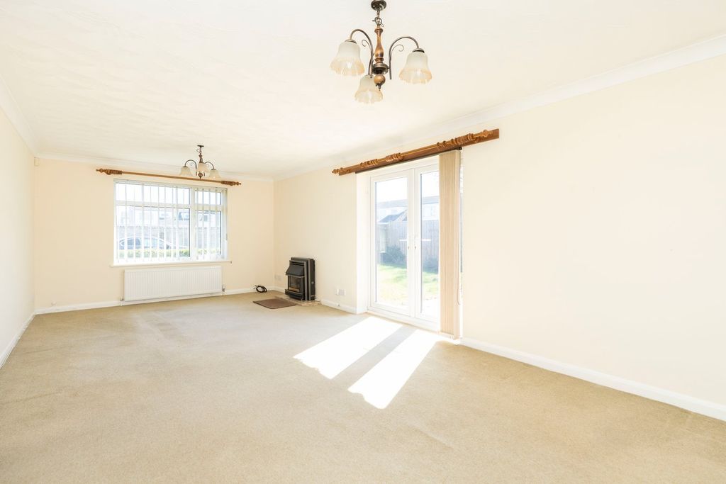 Property photo 3 of 13