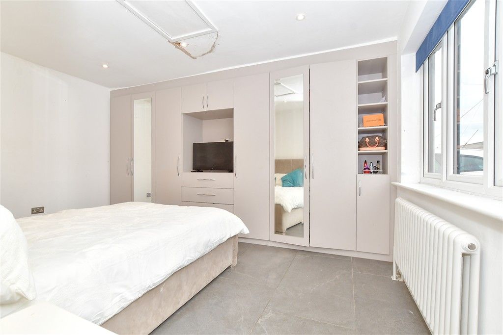 Property photo 2 of 12 Bedroom 1