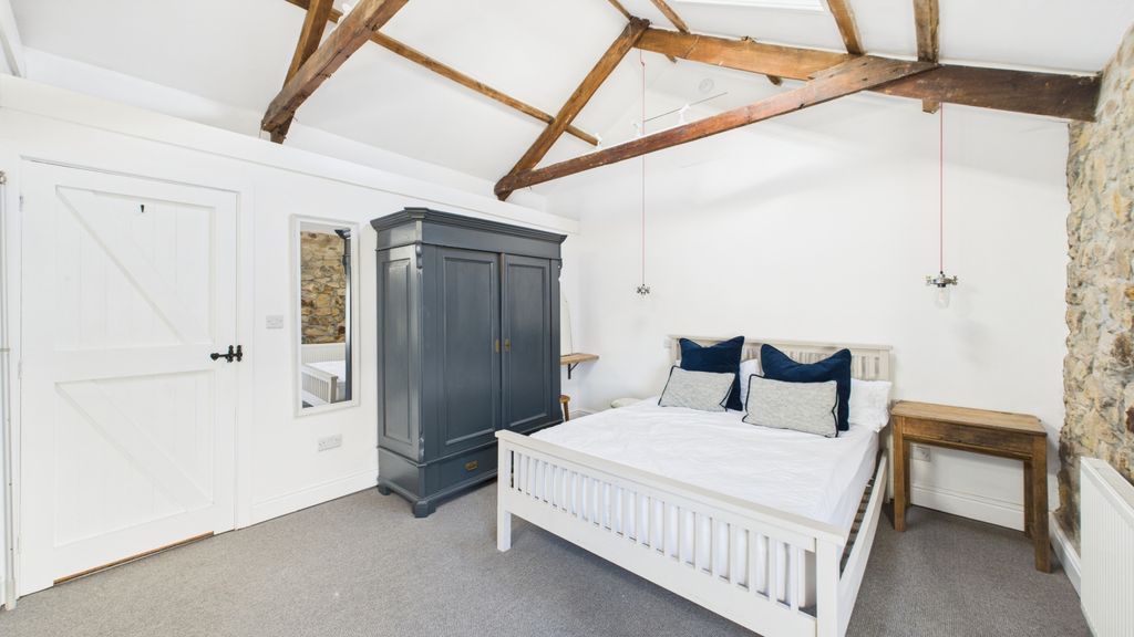 Property photo 1 of 12 3Â Bedroom End Terraced House For Sale