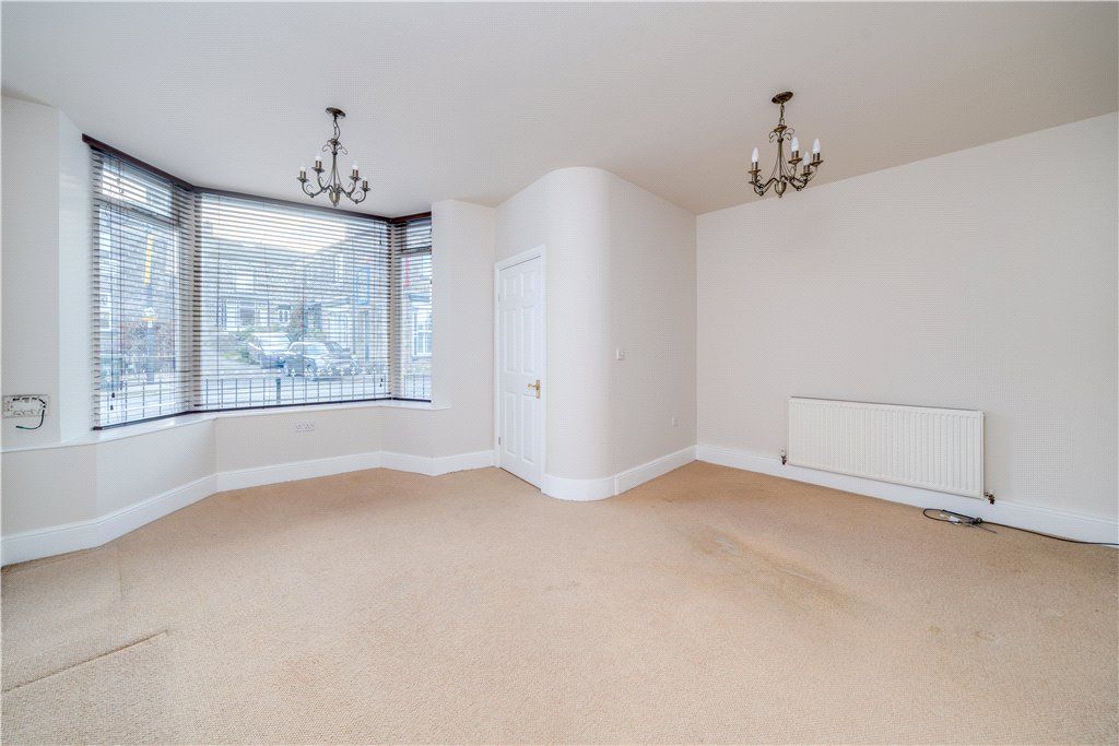 Property photo 2 of 17 Sitting Room