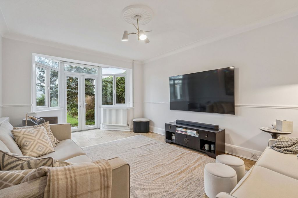 Property photo 2 of 22