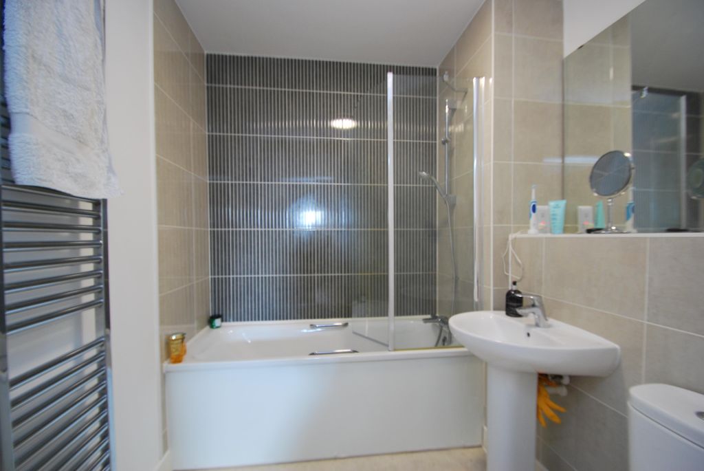 Property photo 3 of 7 Bathroom