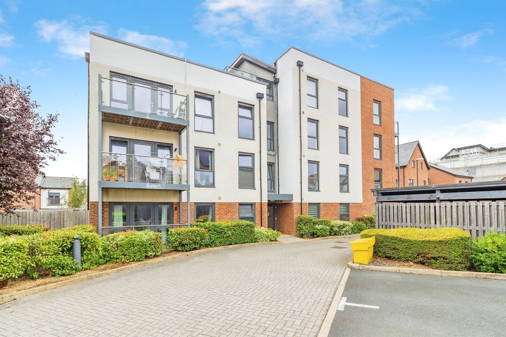 Property photo 1 of 17