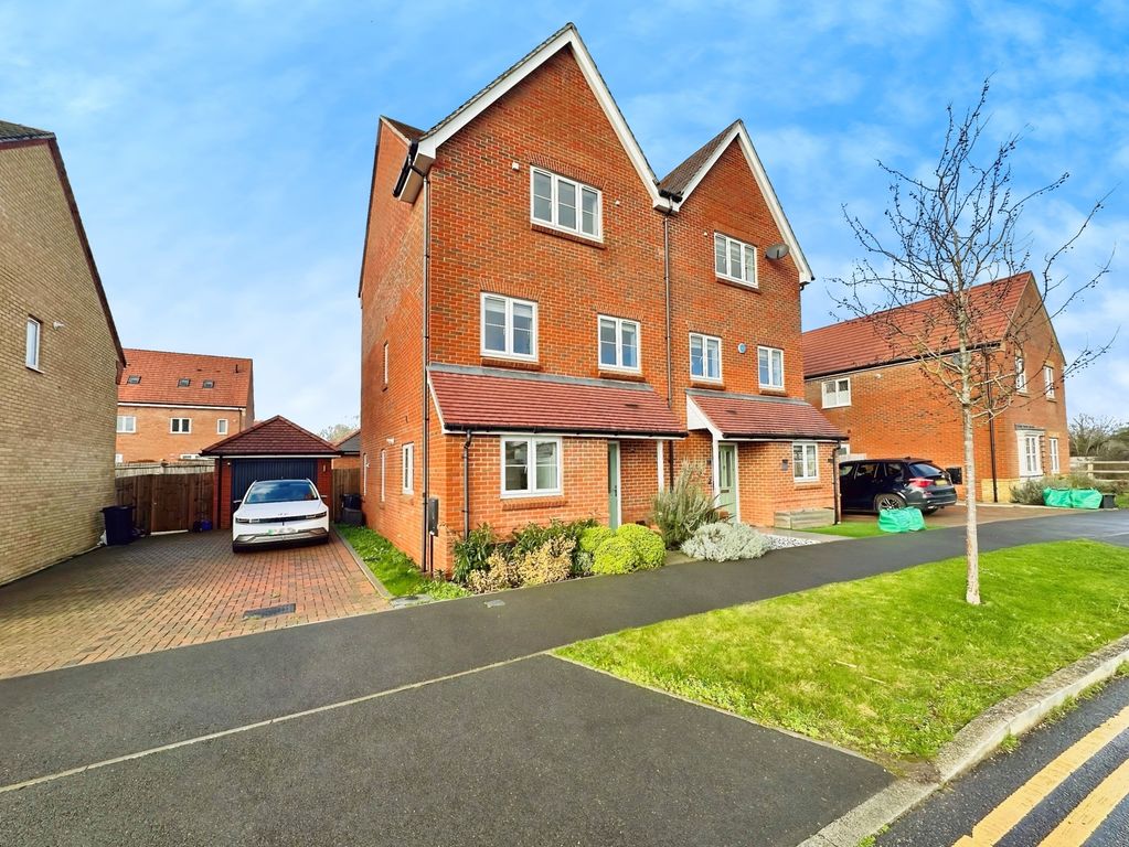 Property photo 1 of 17 Pbox-Img.Jpeg