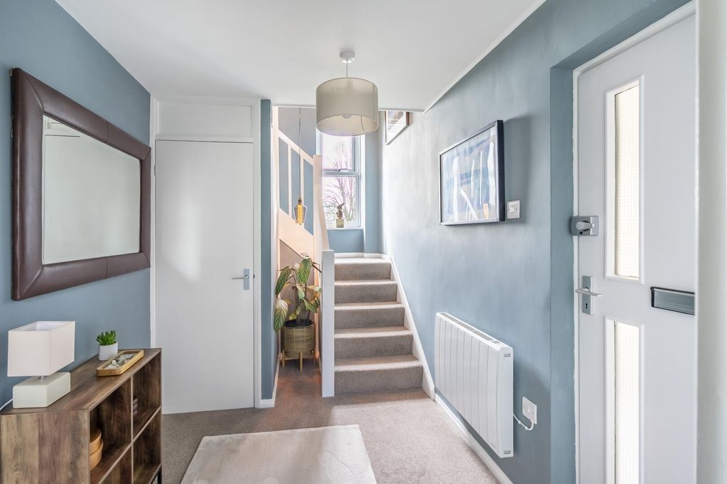 Property photo 2 of 24 Hallway