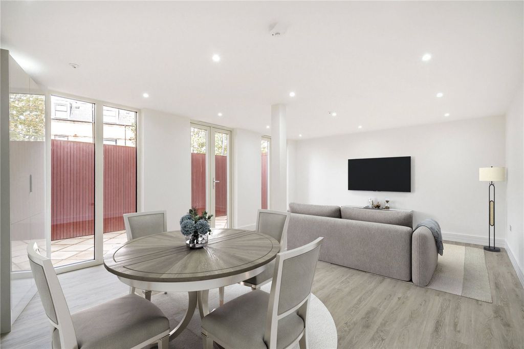 Property photo 1 of 4 Picture No. 08