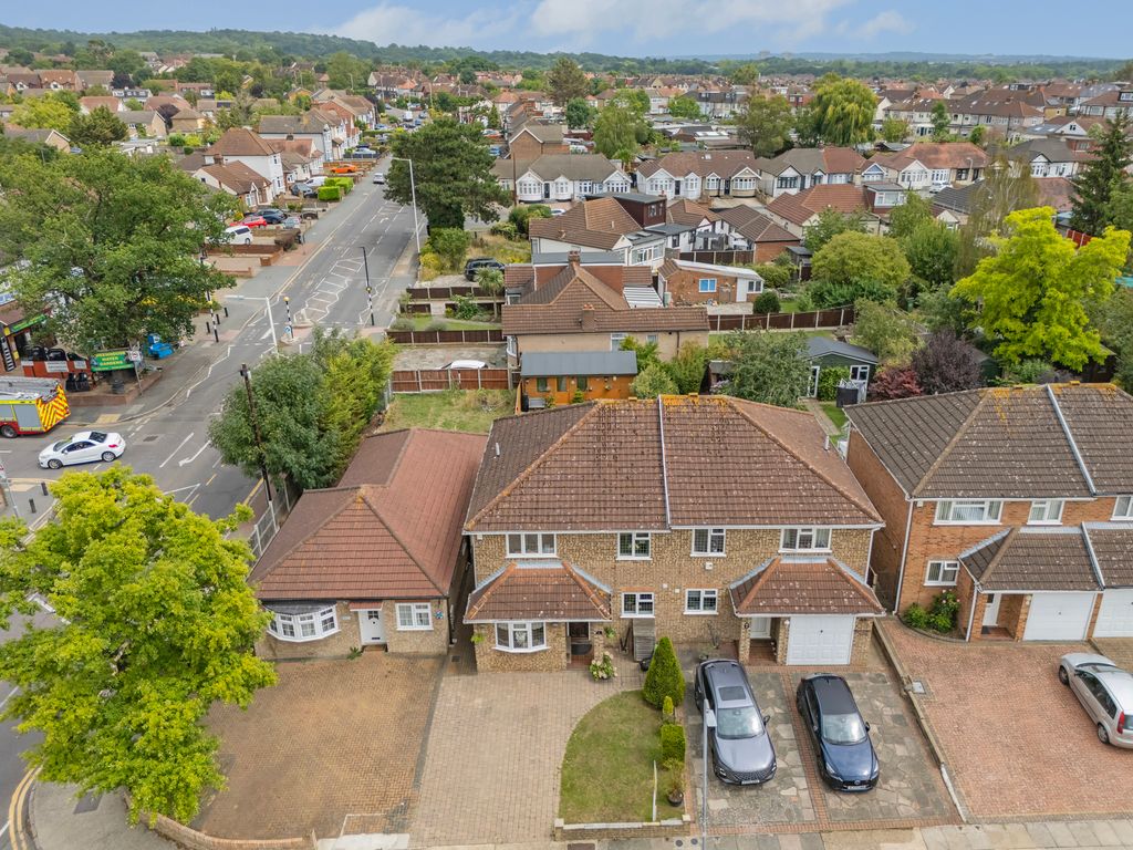 Property photo 2 of 30
