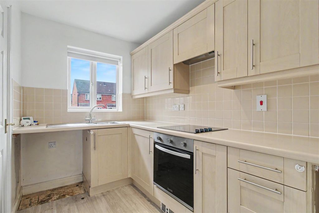 Property photo 3 of 15 Kitchen