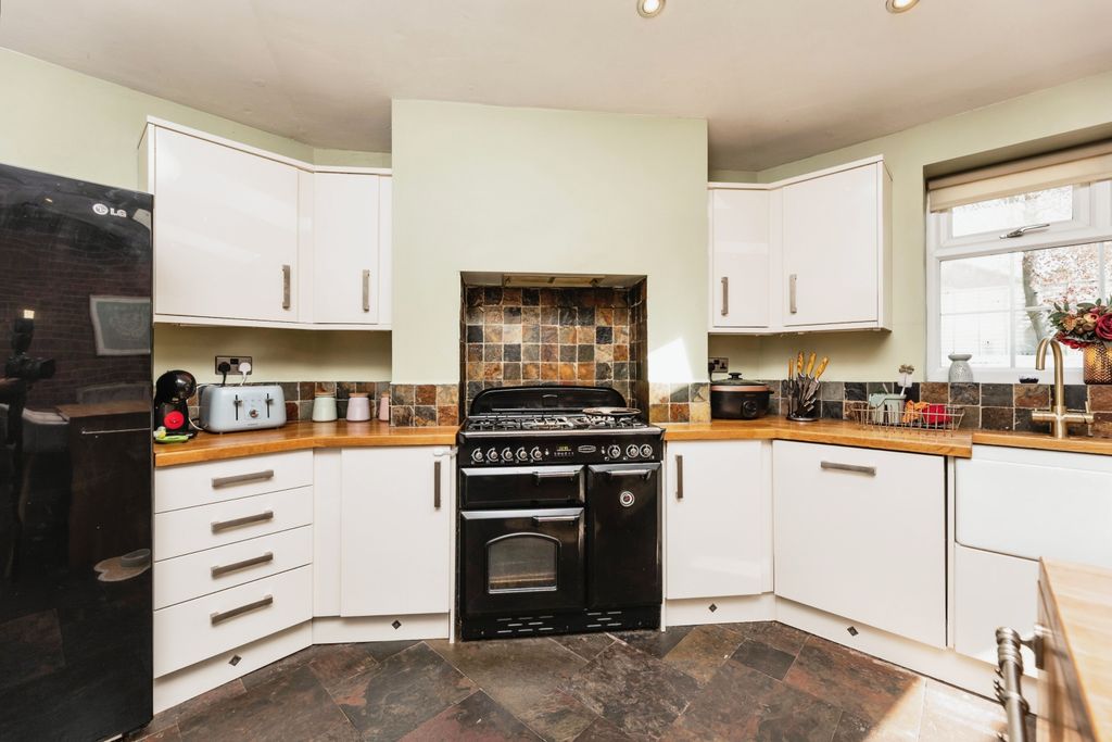 Property photo 3 of 19 Kitchen/Family Room