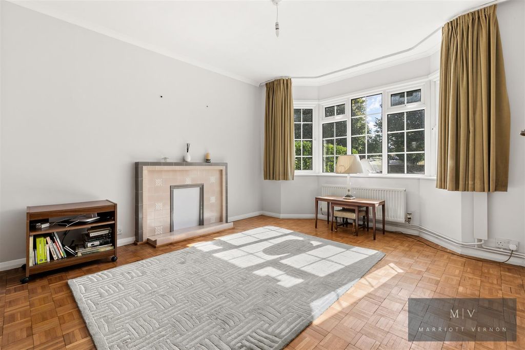 Property photo 3 of 30 Lloyd Park Avenue 12B MV-4.Jpg