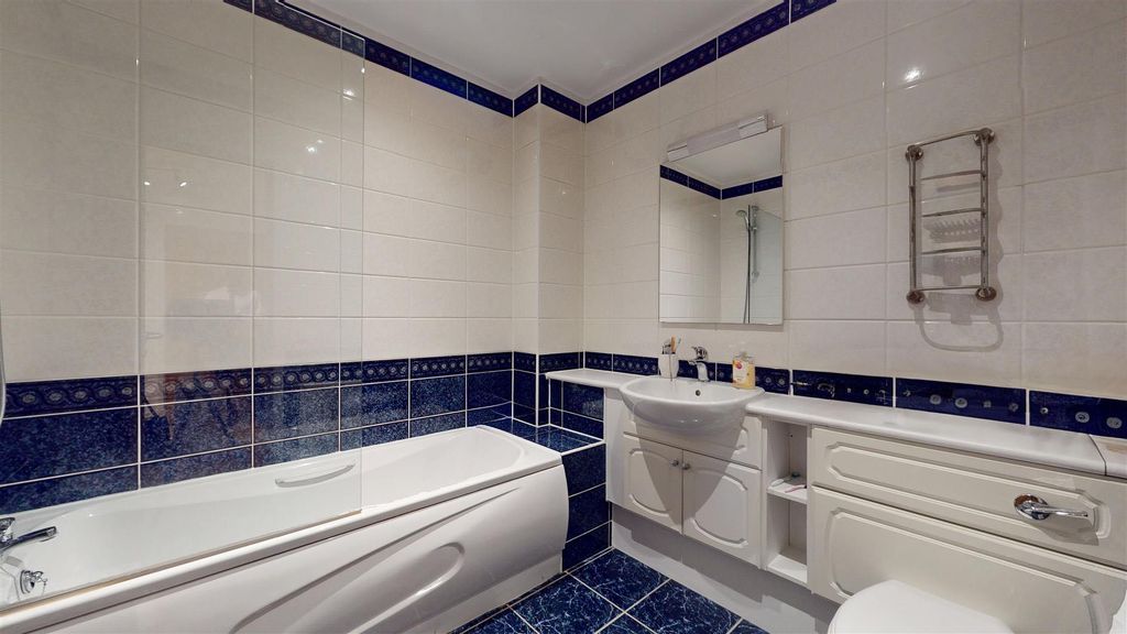 Additional image 25 of 4 bed flat for saleWoodward Place, Loughton Lodge, Milton Keynes MK8