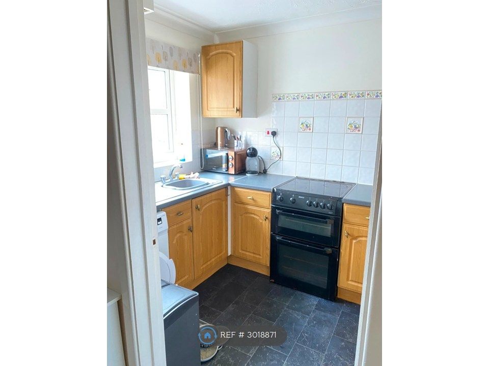 Property photo 2 of 5 Kitchen