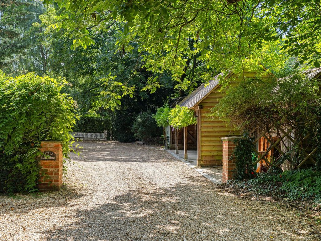 Property photo 2 of 30