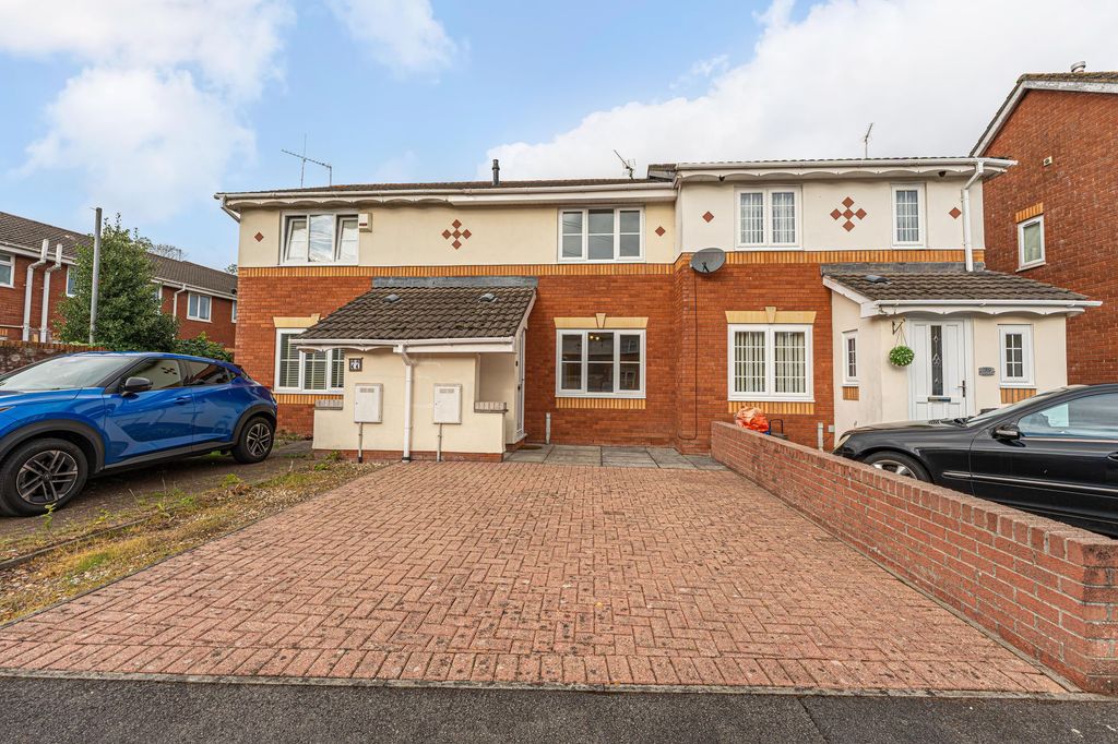 Property photo 1 of 27