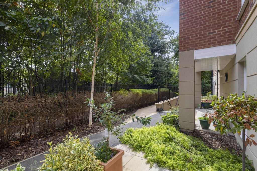 Property photo 2 of 22